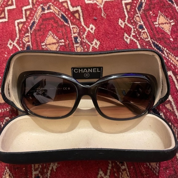 VINTAGE CHANEL SUNGLASSES - Picture 2 of 2
